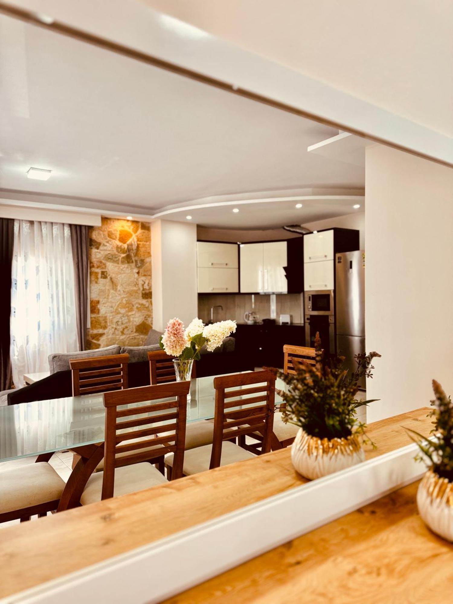 Villa Merkuri Himare Exteriör bild